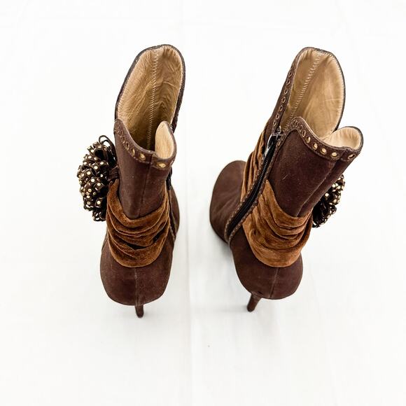 Beverly Feldman Leather Pointy Toe Booties Floral Accent Size 9.5 NWOB - Picture 2 of 6